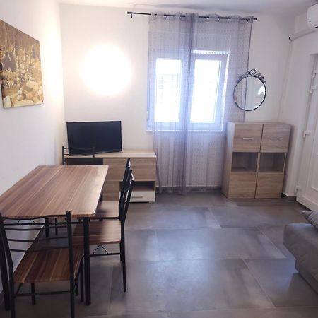 Apartmani Viktorija Fažana 部屋 写真