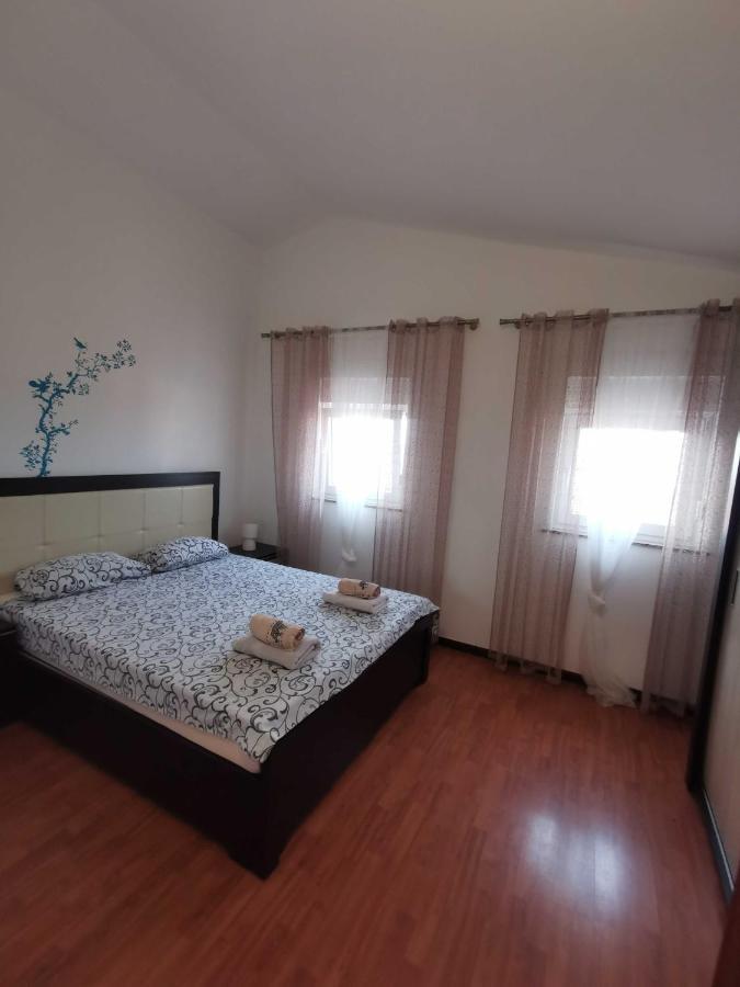 Apartmani Viktorija Fažana エクステリア 写真