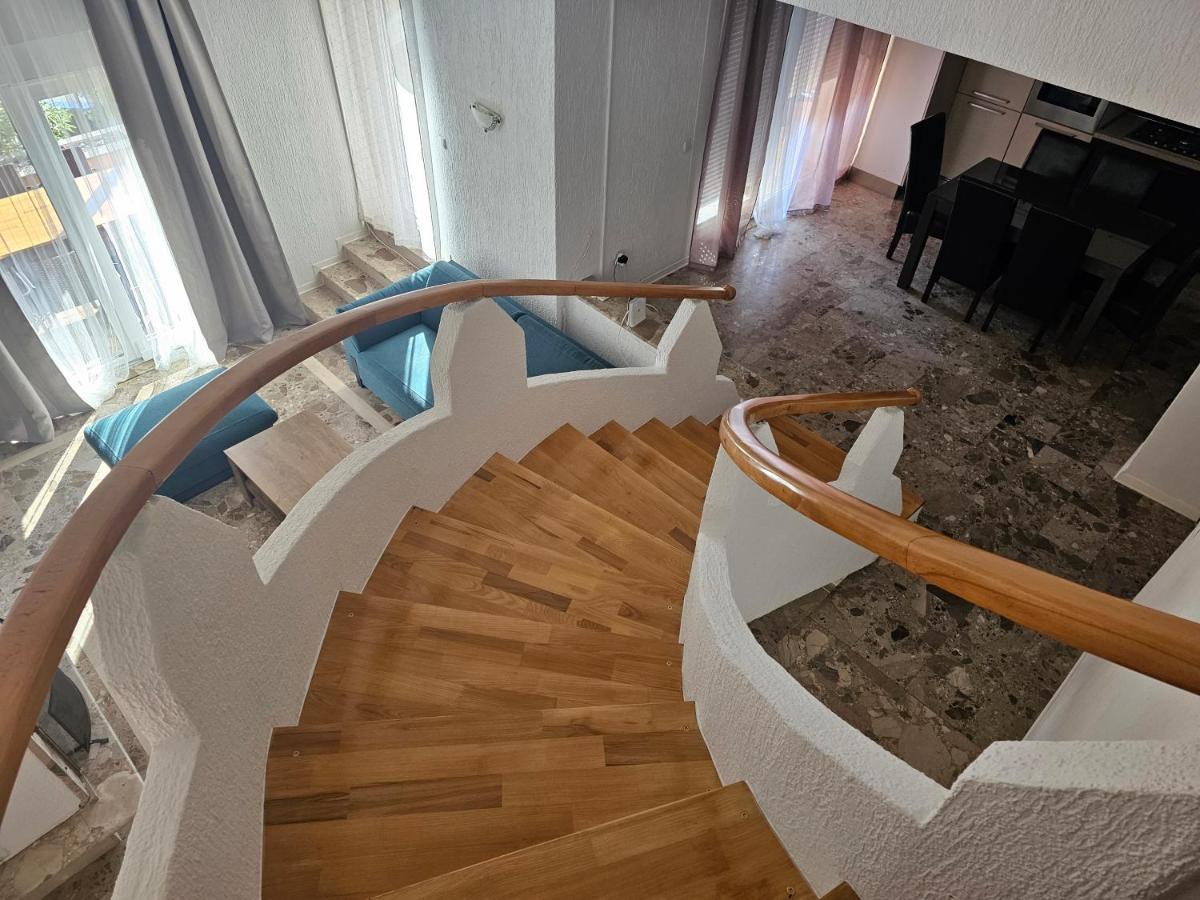 Apartmani Viktorija Fažana エクステリア 写真