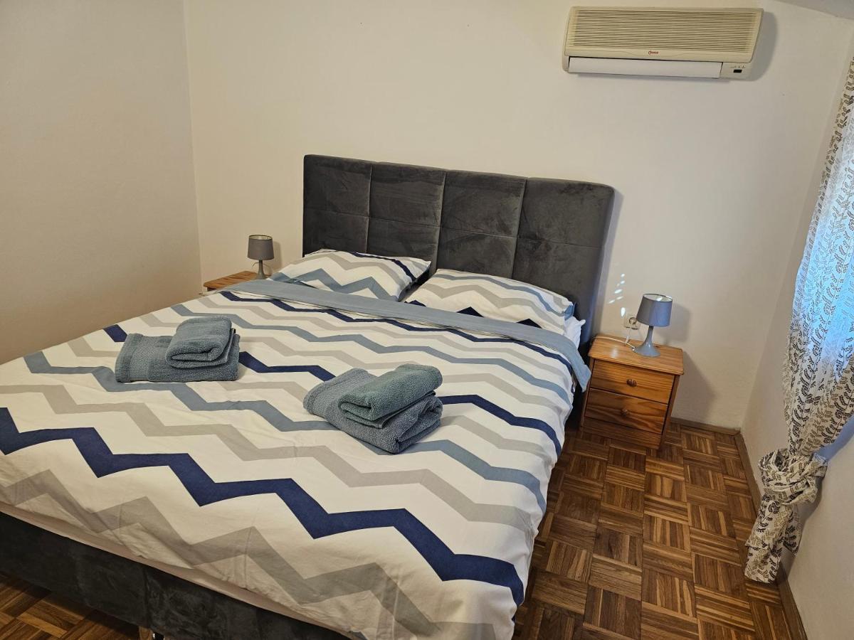 Apartmani Viktorija Fažana エクステリア 写真
