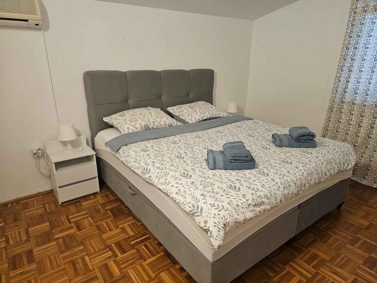 Apartmani Viktorija Fažana エクステリア 写真