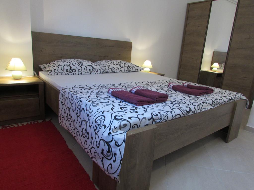 Apartmani Viktorija Fažana エクステリア 写真