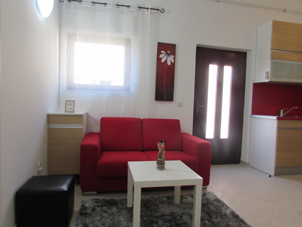 Apartmani Viktorija Fažana エクステリア 写真